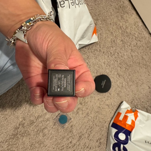 Adidas Lipstick Collection - Bold Red and Classic Black - Picture 8 of 9